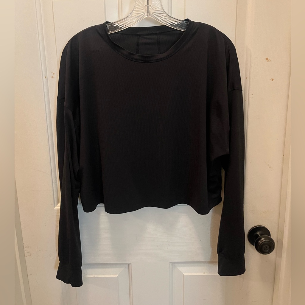 Like New Lululemon Muscle Love L/S Shirt In Black - Size 10 (?)